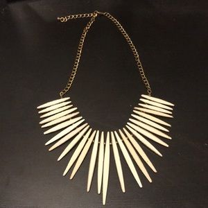 NEW - Nordstrom fun gold and white spikey necklace
